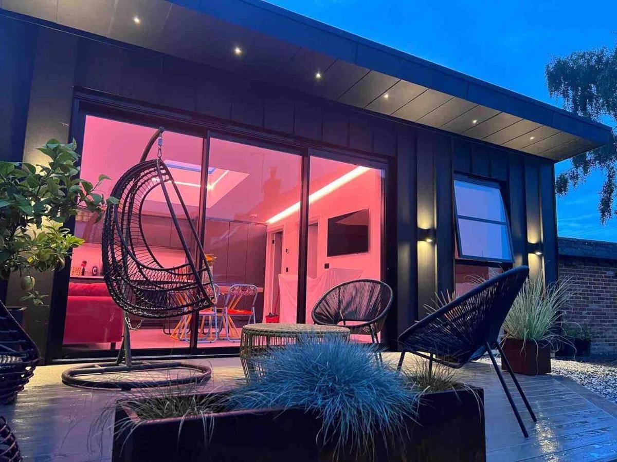 Modern Design, Parking, Central Of Christchurch Христчёрч Экстерьер фото